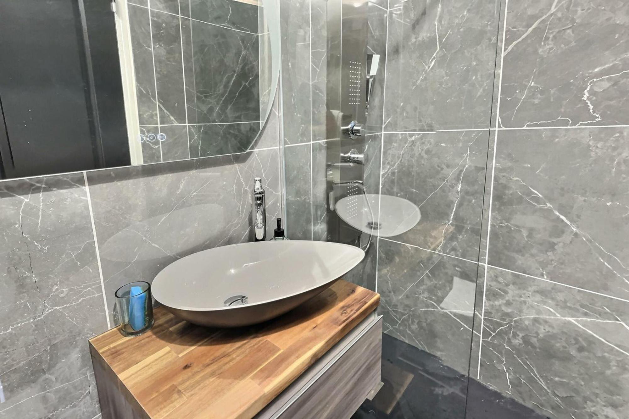Appartement De Charme Avec Balcon Au Pied Des Commerces Béziers Kültér fotó