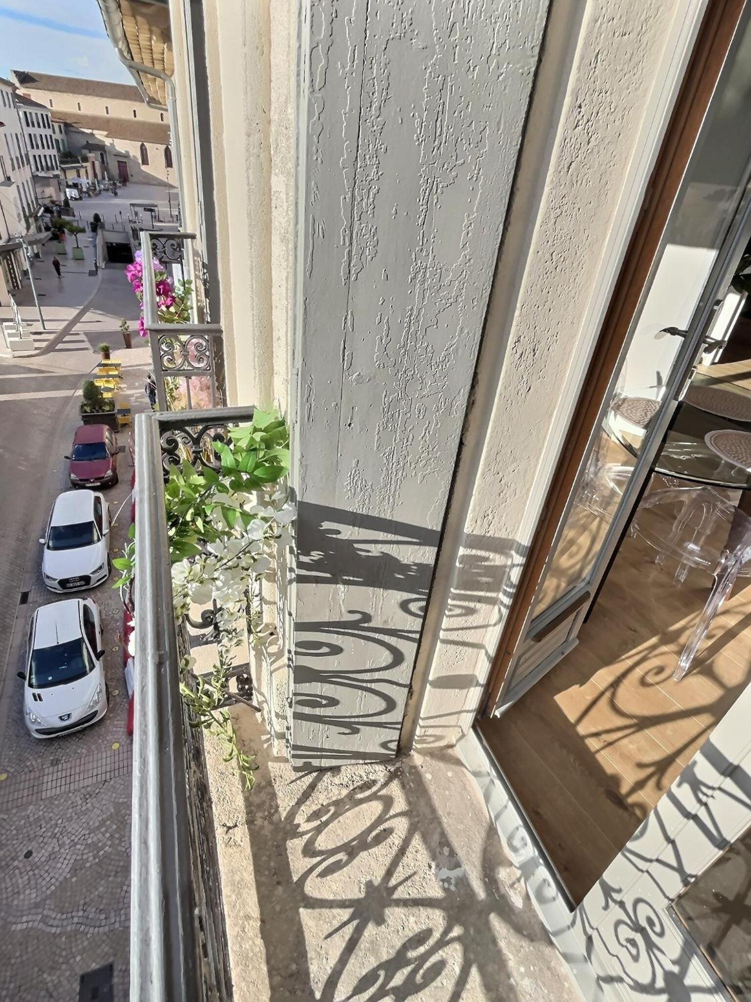 Appartement De Charme Avec Balcon Au Pied Des Commerces Béziers Kültér fotó