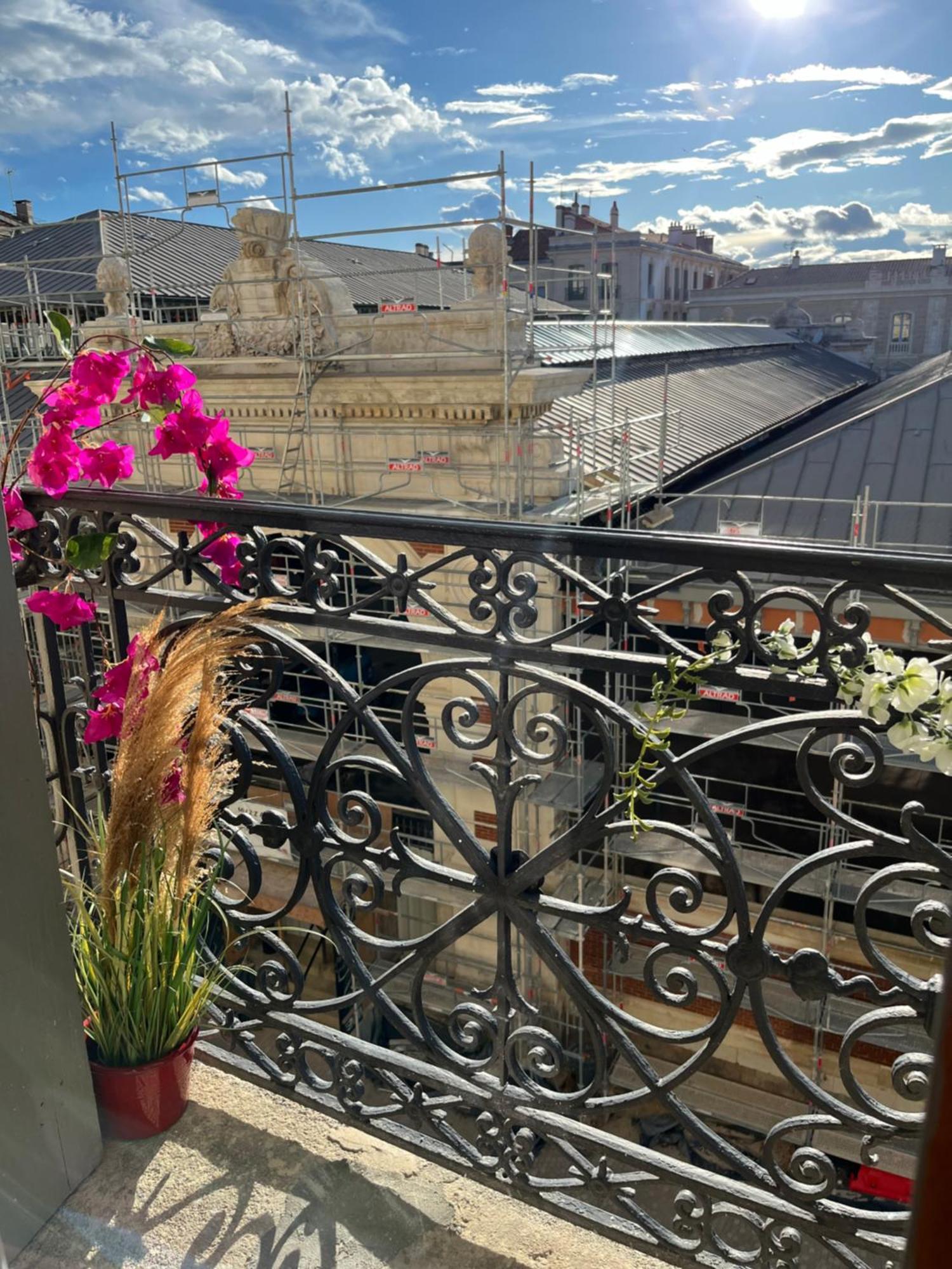 Appartement De Charme Avec Balcon Au Pied Des Commerces Béziers Kültér fotó